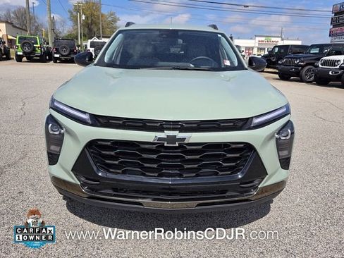 Used 2025 Chevrolet Trax ACTIV w/ Driver Confidence Package image 2