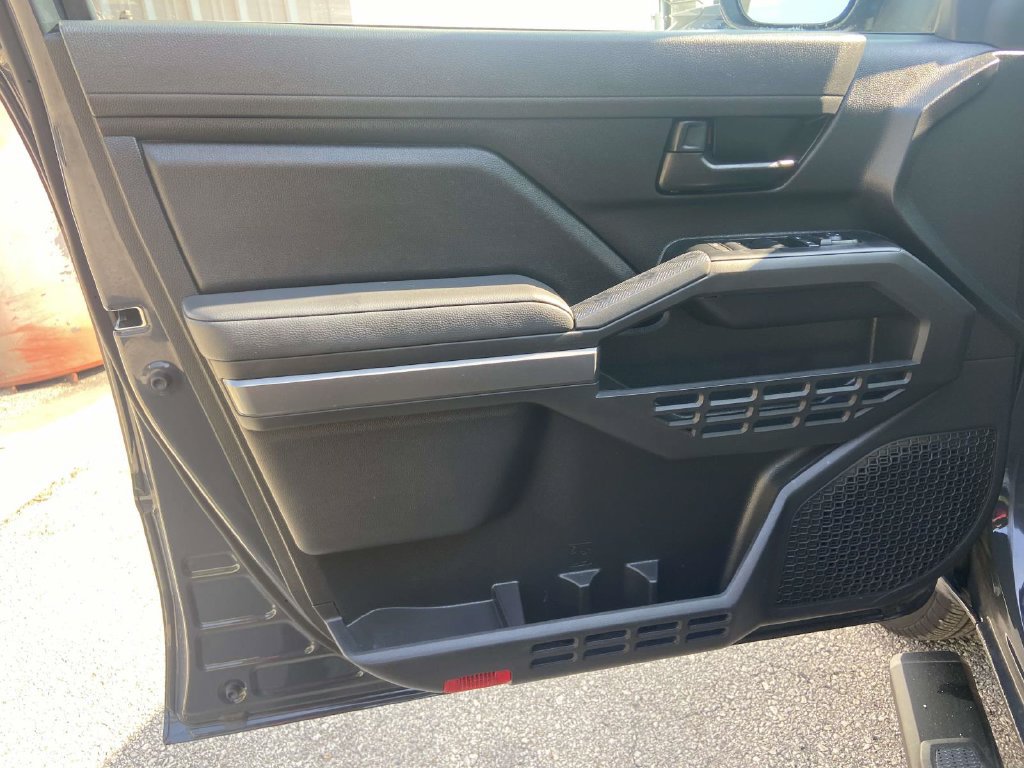Used 2025 Toyota Tacoma SR5 RWD image 9