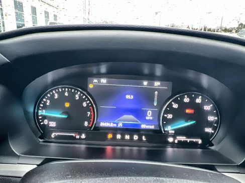 Used 2023 Ford Explorer XLT image 17