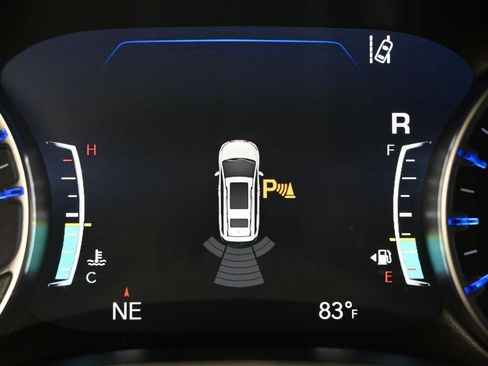 Used 2024 Chrysler Pacifica Touring-L FWD image 38