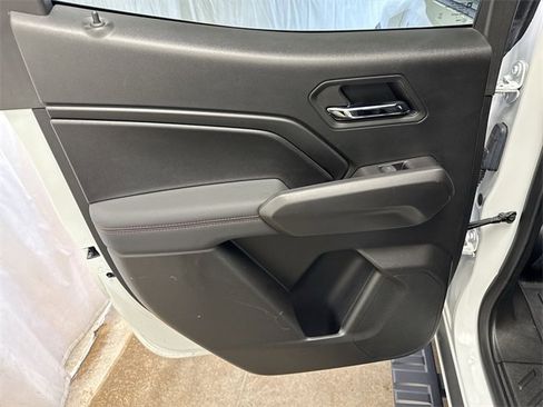 Used 2024 Chevrolet Colorado Z71 w/ Z71 Convenience Package 2 image 21