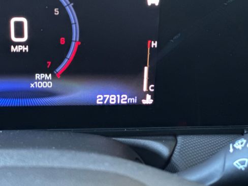 Used 2025 Chevrolet TrailBlazer LT FWD image 33