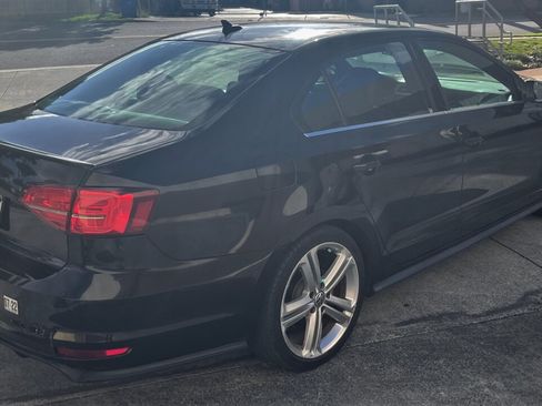 Used 2016 Volkswagen Jetta GLI SE FWD image 5