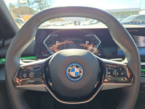 Used 2024 BMW i5 eDrive40i w/ Premium Package image 21