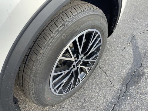 Used 2024 Ford Escape SE image 31