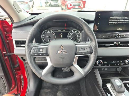 New 2026 Mitsubishi Outlander ES FWD image 13