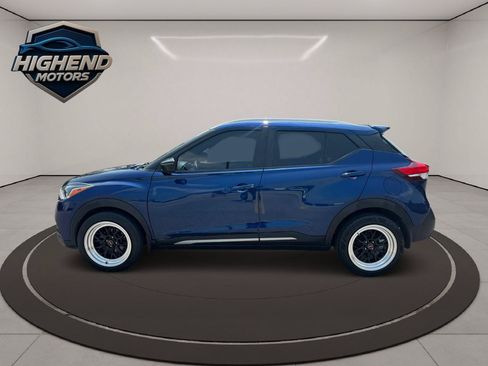 Used 2019 Nissan Kicks SR FWD image 3