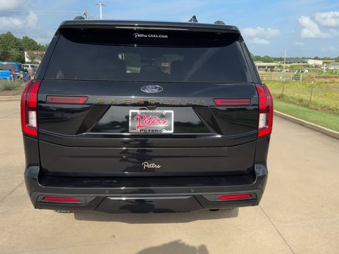 Used 2025 Ford Expedition Tremor AWD/4WD image 8