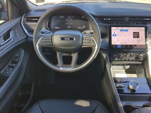 New 2025 Jeep Grand Cherokee L Limited w/ Luxury Tech Group II image 15