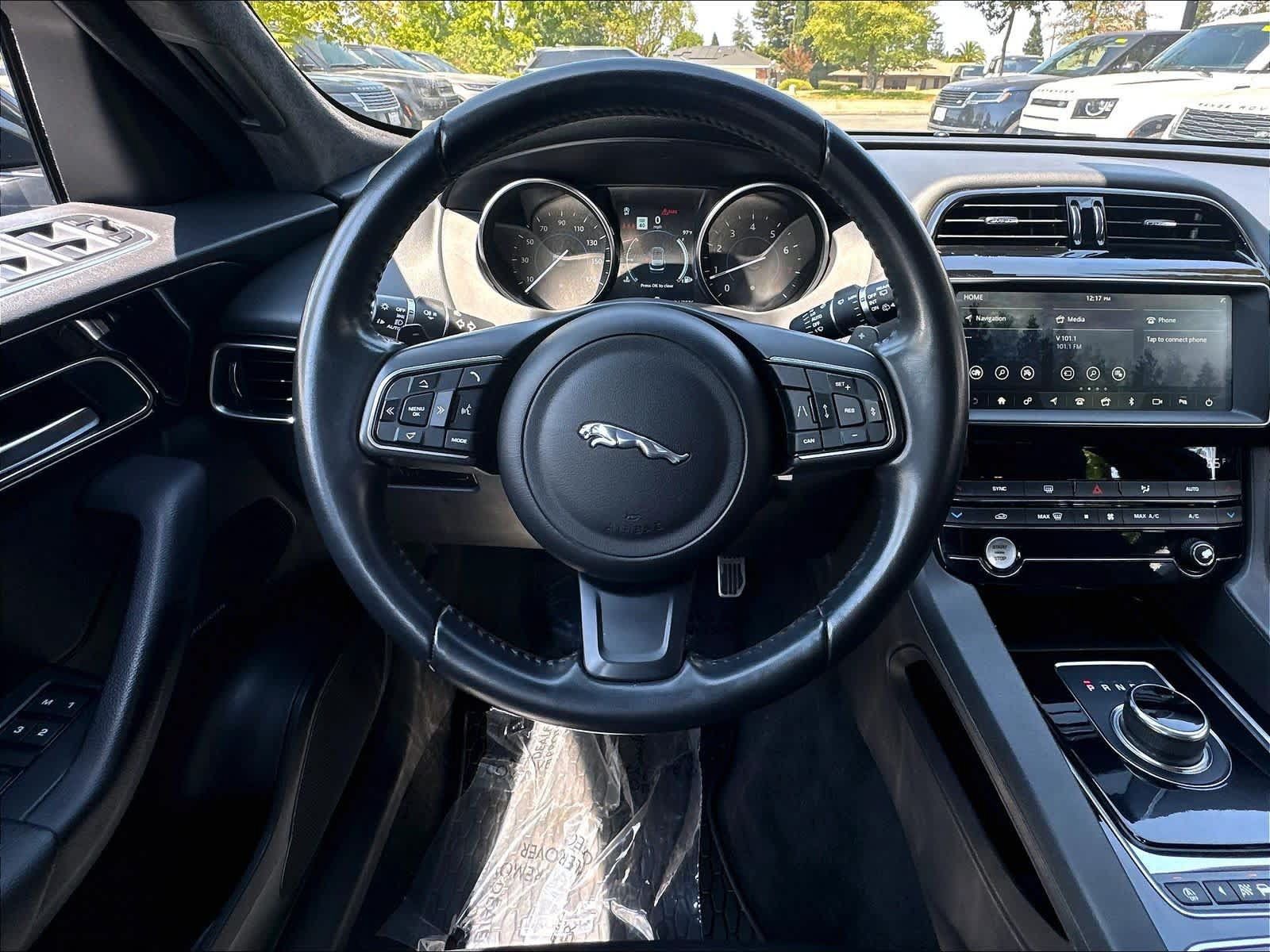 Used 2019 Jaguar F-PACE Premium AWD/4WD image 8