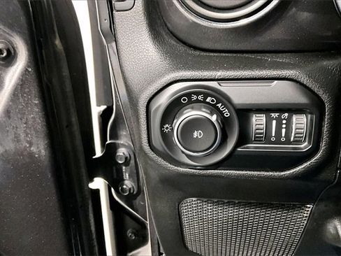 Used 2020 Jeep Wrangler Unlimited Sport image 15