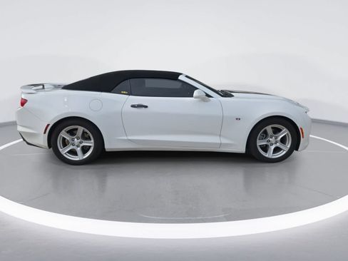 Used 2023 Chevrolet Camaro LT RWD image 9