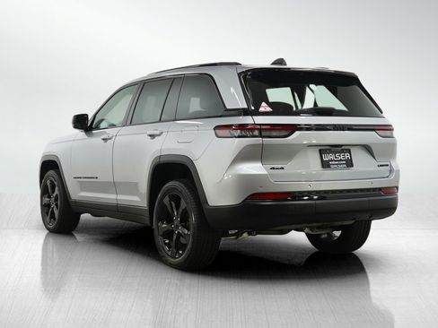 Used 2024 Jeep Grand Cherokee Limited w/ Black Appearance Package AWD/4WD image 3