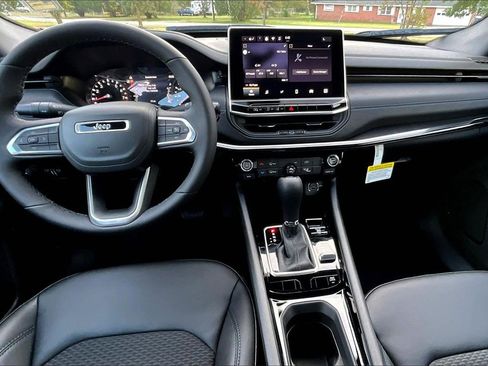New 2026 Jeep Compass Latitude image 5