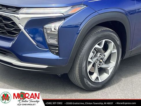 Certified 2024 Chevrolet Trax LT FWD image 9