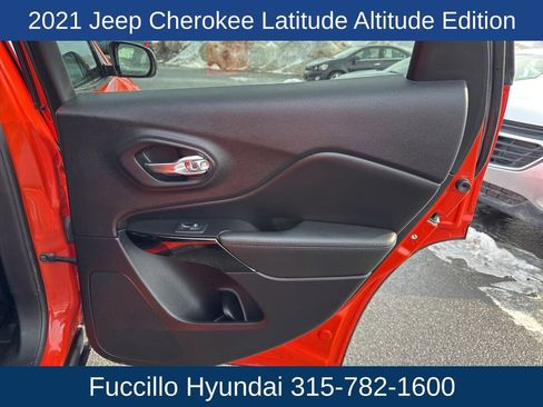 Used 2021 Jeep Cherokee Latitude Plus image 25