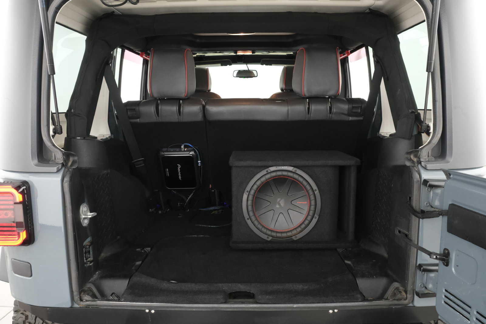 Used 2015 Jeep Wrangler Unlimited Sport w/ Quick Order Package 24S AWD/4WD image 34
