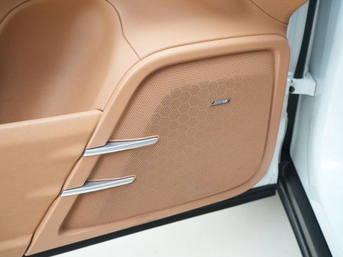 Used 2017 Porsche Cayenne Turbo AWD image 45