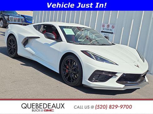 Used 2025 Chevrolet Corvette Stingray Preferred Cpe w/ Z51 Performance Package RWD image 1