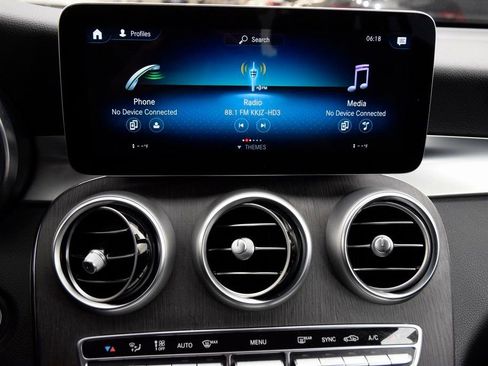 Used 2021 Mercedes-Benz GLC 300 GLC 300 image 25