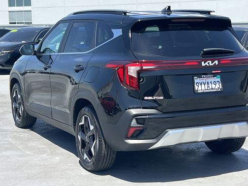 Used 2026 Kia Seltos EX FWD image 5
