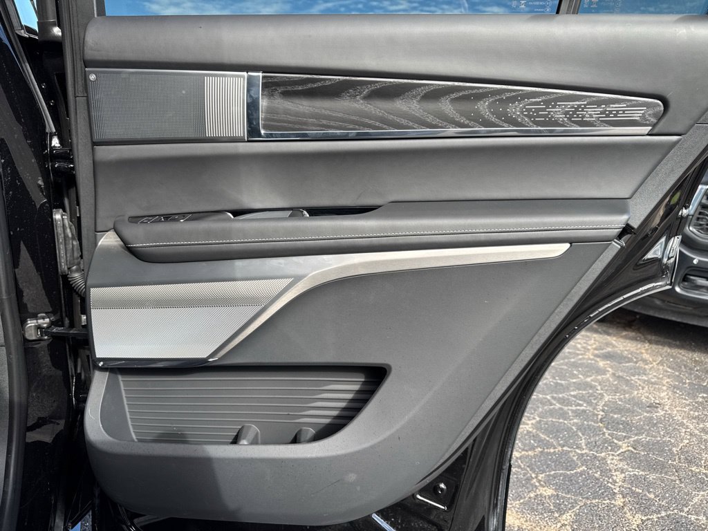 Used 2026 Cadillac Vistiq Platinum w/ LPO, Floor Liner Package AWD/4WD image 45