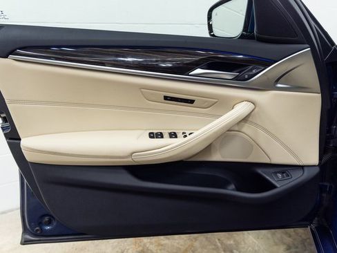 Certified 2022 BMW 540i xDrive w/ Convenience Package image 13