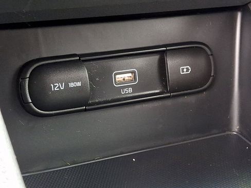 Certified 2022 Kia Niro LX image 23