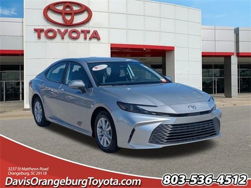 Certified 2025 Toyota Camry LE image 1