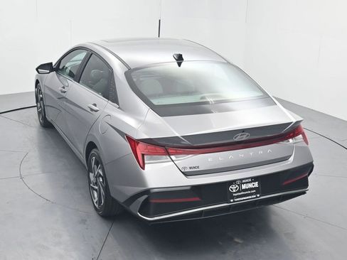 Used 2025 Hyundai Elantra SEL FWD image 55