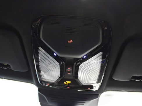 New 2026 BMW X5 xDrive50e w/ Climate Comfort Package image 32