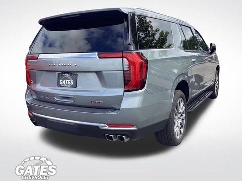 Used 2025 GMC Yukon XL Denali AWD/4WD image 8