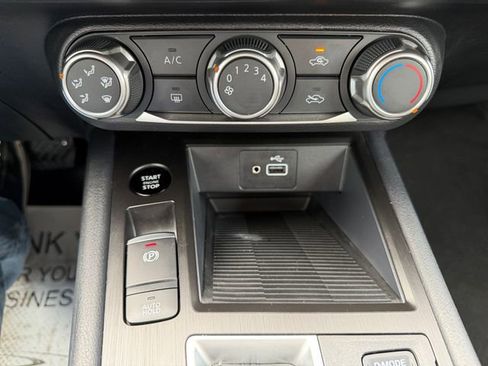 Used 2025 Nissan Kicks S image 21