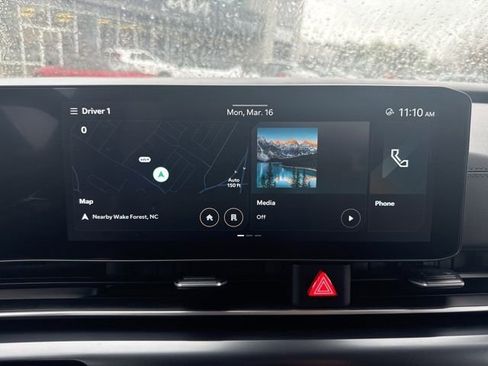 Certified 2025 Kia Carnival LXS image 30