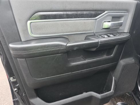 Used 2019 RAM 5500 SLT w/ Quick Order Package 2YG SLT AWD/4WD image 8