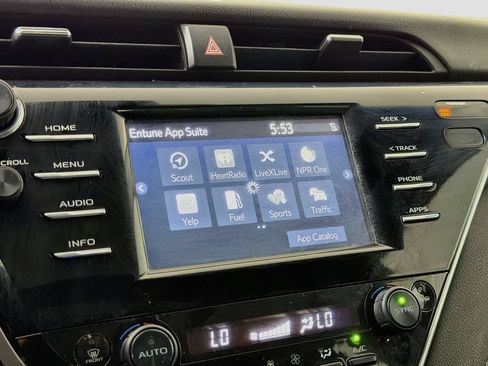 Used 2018 Toyota Camry XSE FWD image 14