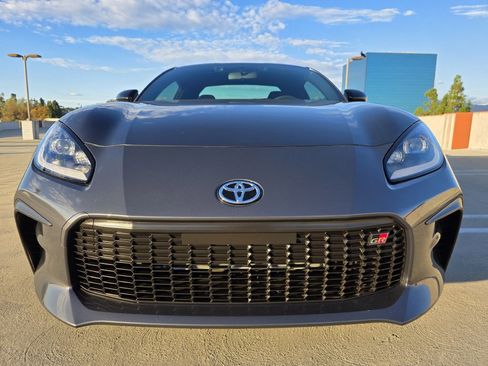 Used 2024 Toyota GR86 Premium image 4