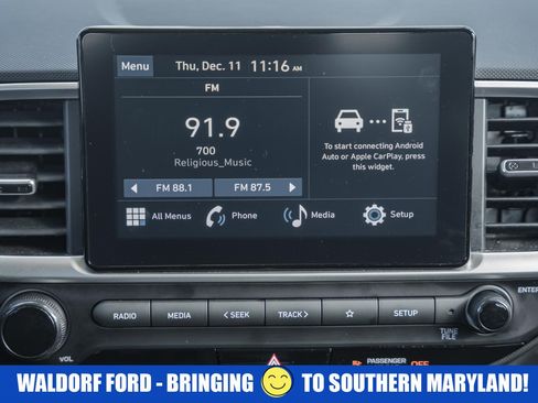 Used 2024 Hyundai Venue SEL image 20