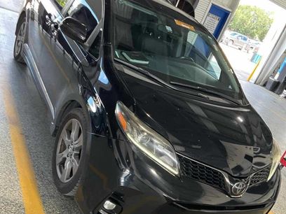 Used 2019 Toyota Sienna SE Premium