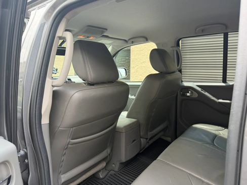 Used 2017 Nissan Frontier SL AWD/4WD image 31