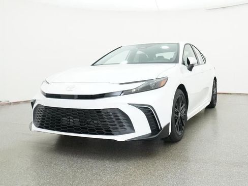 New 2026 Toyota Camry SE image 32