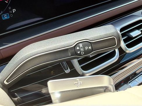 Used 2025 Mercedes-Benz Maybach GLS 600 4MATIC image 18