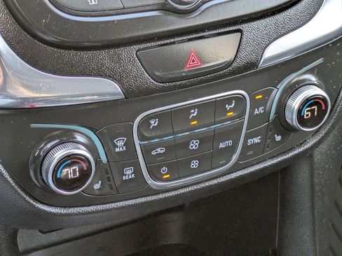 Used 2019 Chevrolet Equinox LT w/ Driver Convenience Package image 19