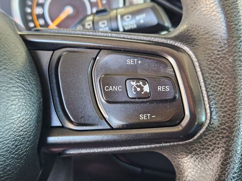 Used 2018 Jeep Wrangler Sport AWD/4WD image 14