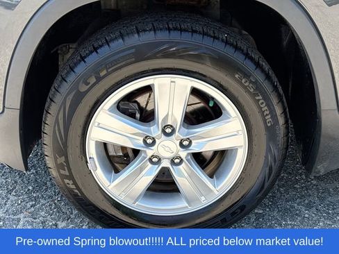 Used 2018 Chevrolet Trax LT w/ LT Convenience Package AWD/4WD image 13