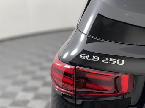 New 2026 Mercedes-Benz GLB 250 4MATIC image 12