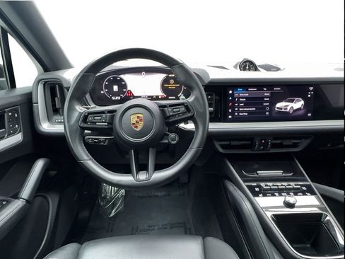 Used 2024 Porsche Cayenne Coupe AWD/4WD image 37