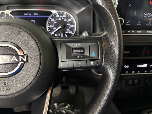 Used 2024 Nissan Rogue SV FWD image 21