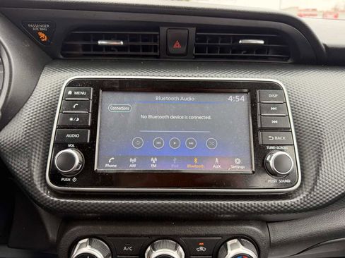 Used 2022 Nissan Kicks S FWD image 31