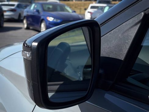 Used 2021 Nissan Kicks SR w/ SR Premium Package FWD image 15